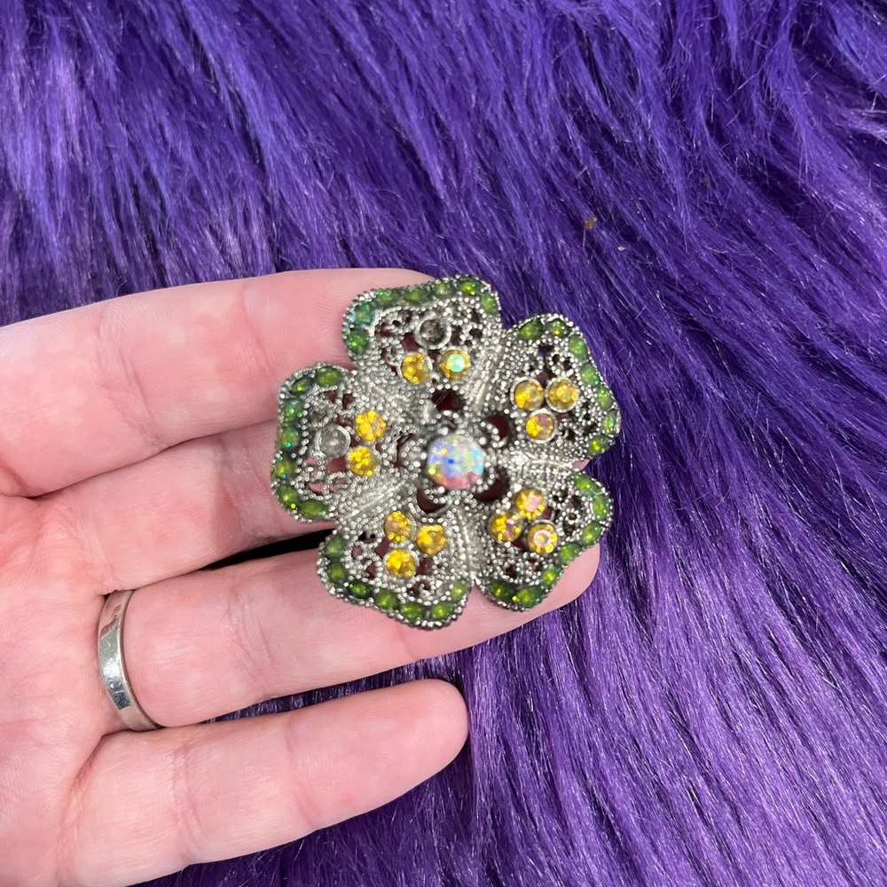 Elegant Floral Brooch with Green and Yellow Accents